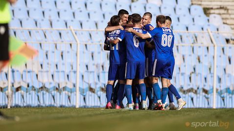 "Акулите" с първа победа през сезона