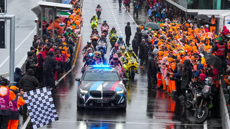 Пилотите от MotoGP искат план за евакуация, за да отидат в Катар