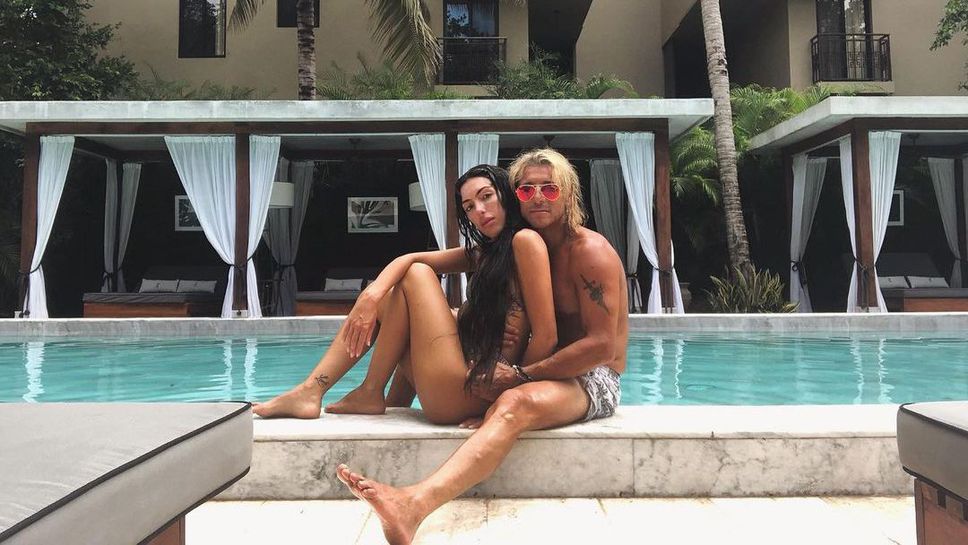 Футболна легенда изживява втора младост със страстна брюнетка