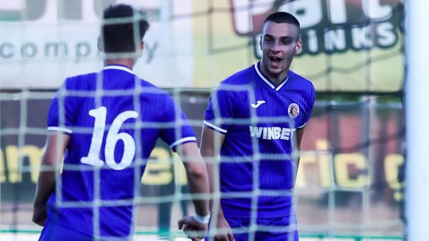 Етър се върна на върха във Втора лига след рутинна победа срещу Добруджа