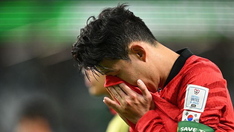 Звездата на Южна Корея Хюн Мин Сон прие много тежко загубата