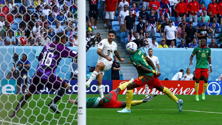 Камерун 1:0 Сърбия, Кастелето шокира "орлите"
