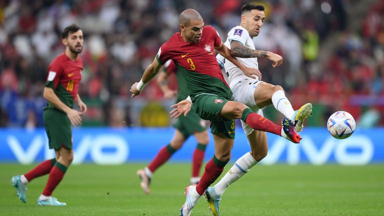 Португалия пречупи Уругвай с два гола на Бруно Фернандеш