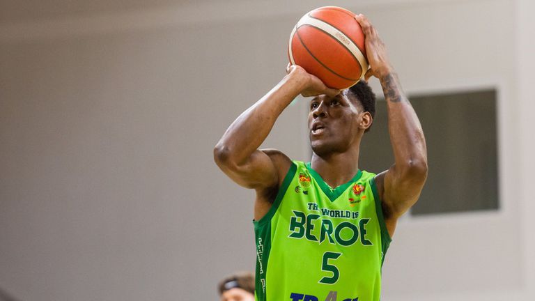 Отборът на Берое се раздели с Корнелиъс Хъдсън Атлетичното крило