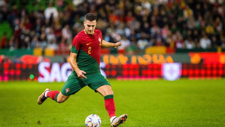 Защитникът на Португалия Диого Далот вярва че мореплавателите имат необходимите