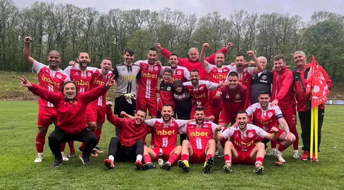 Септември гони първото място на Североизток