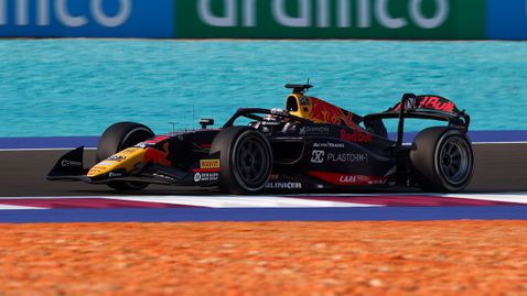  Страхотен! Никола Цолов 7-ми в първата си подготовка във Формула 2 