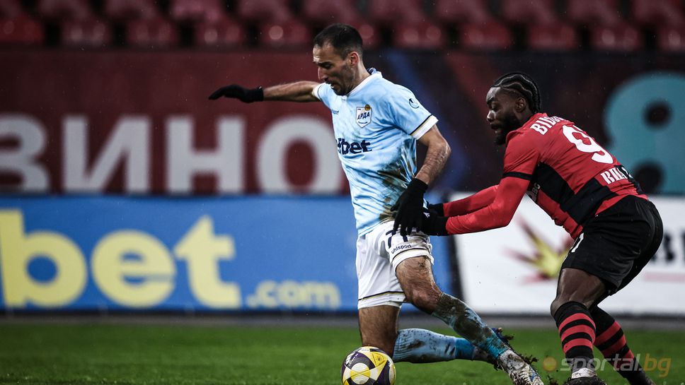 Ивелин Попов може да продължи с футбола