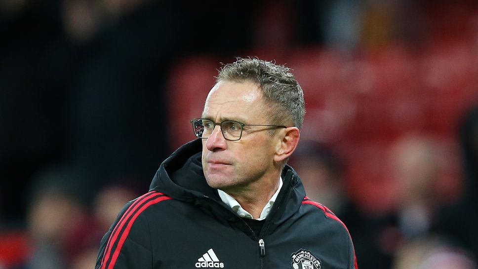 Дни преди отварянето на пазара на "Олд Трафорд" дойде първата оферта