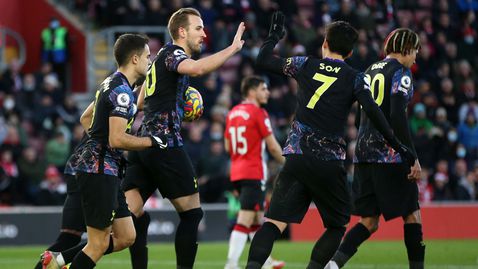 Тотнъм не успя да се справи с десетима "светци", но въпреки това Конте влезе в клубната история