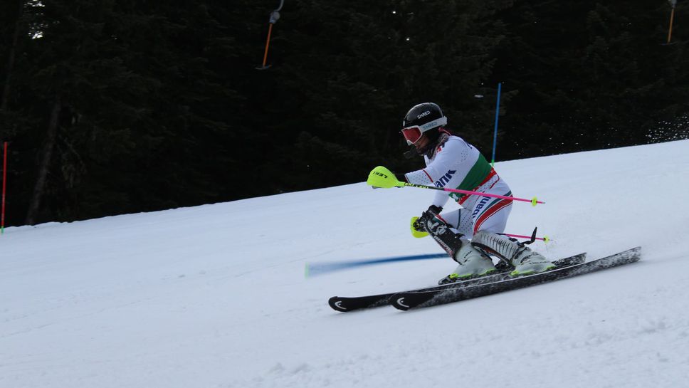 50 състезатели от пет държави участваха в първия слалом за купа "Юлен" на Банско