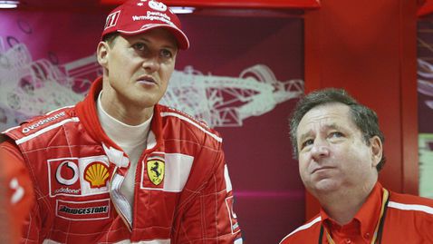 Михаел Шумахер вече не е прикован на легло, съобщи британски вестник