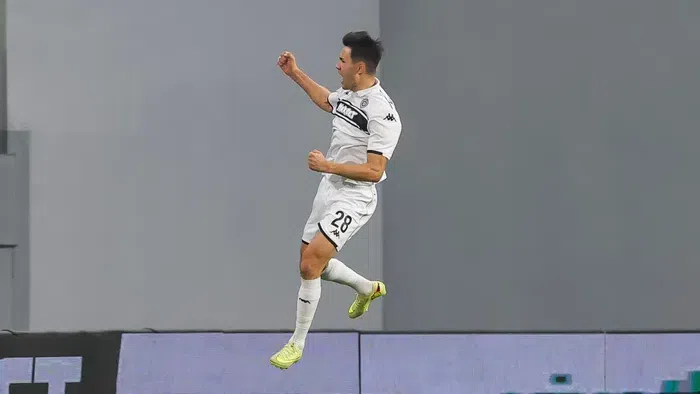 Янис Карабельов е все по близо до изхода от Партизан