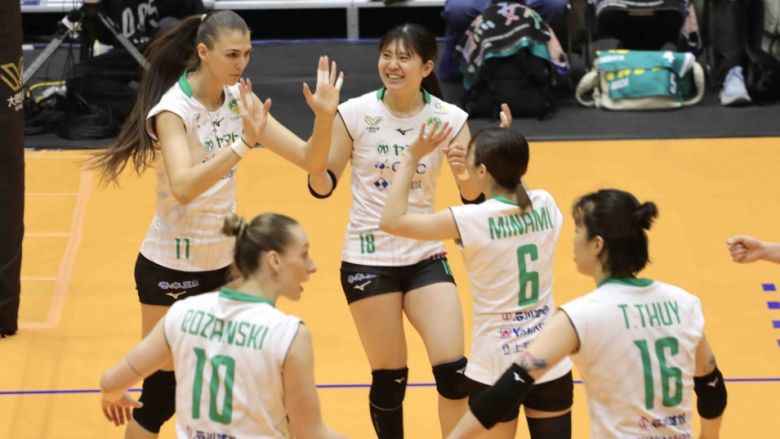 Нася Димитрова и Гънма на плейофи в Япония