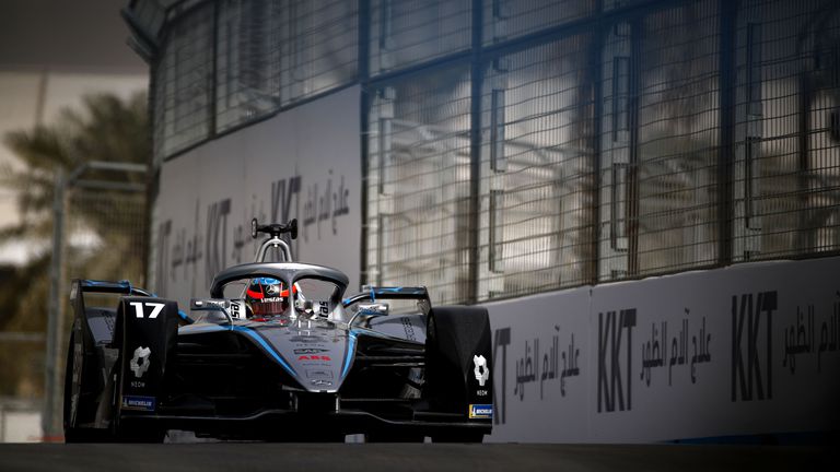 Шампионът Де Врийс тръгва първи във втория старт от Формула Е в Саудитска Арабия