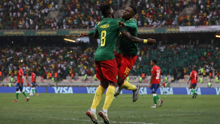 Домакинът Камерун очаквано е първият полуфиналист в турнира за Купата