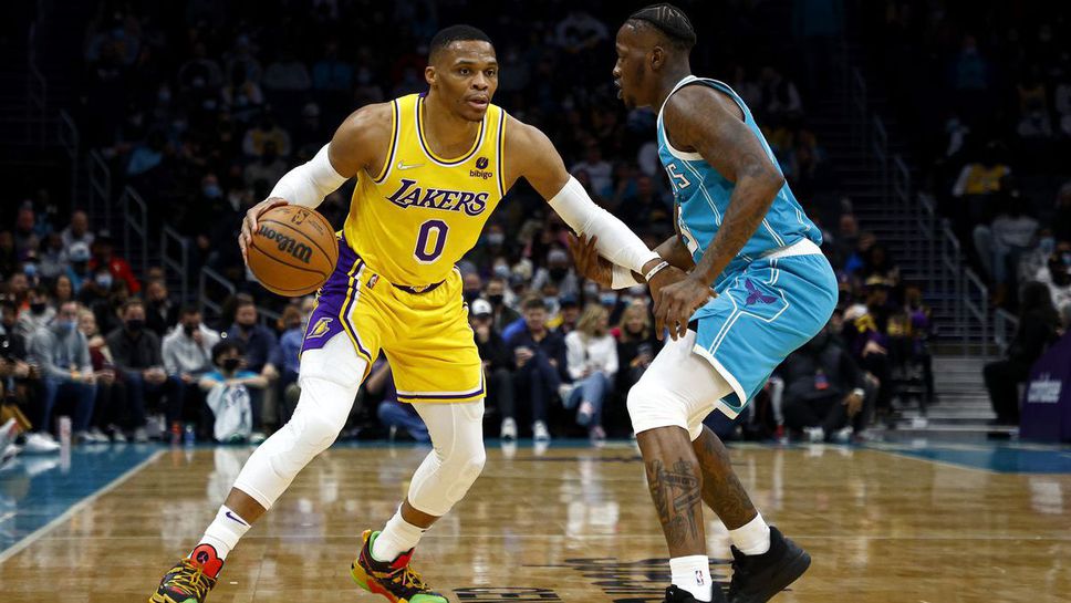 Лейкърс загуби гостуването на Шарлът без ЛеБрон