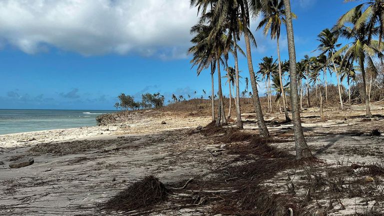  Вулкан и цунами стопираха Тонга за Световното 