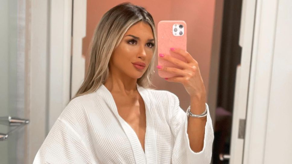 Футболна половинка се разголи в Аржентина