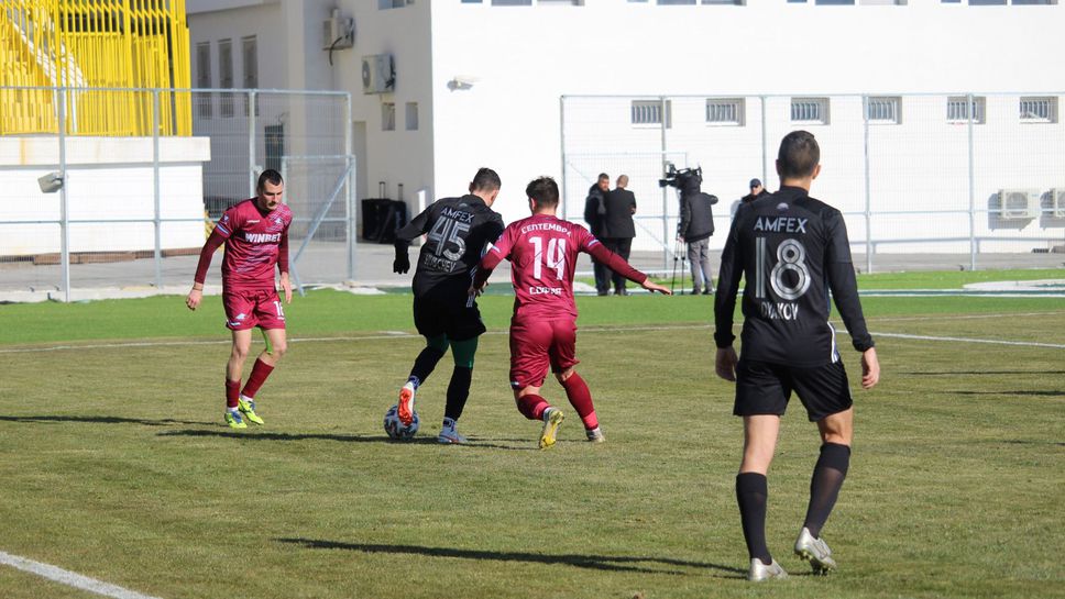 Пирин вкара 6 гола на Септември (София) в контрола