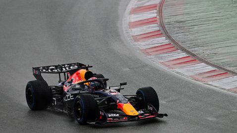  Какво мисли Верстапен за първия мотор на Ред Бул? 