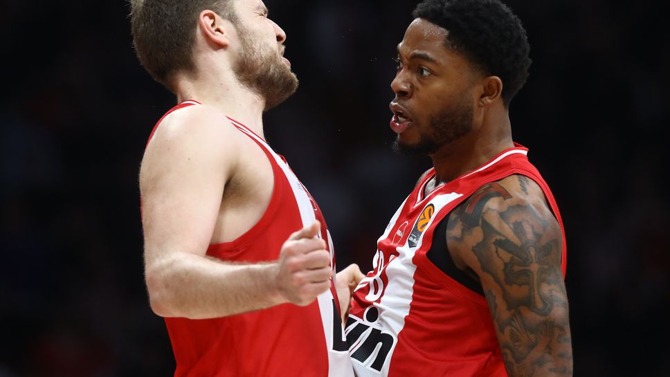 Олимпиакос срази Барселона в луд мач в Пирея, Везенков блести за гръцкия шампион