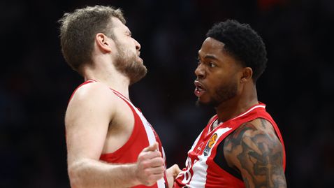 Олимпиакос срази Барселона в луд мач в Пирея, Везенков блести за гръцкия шампион