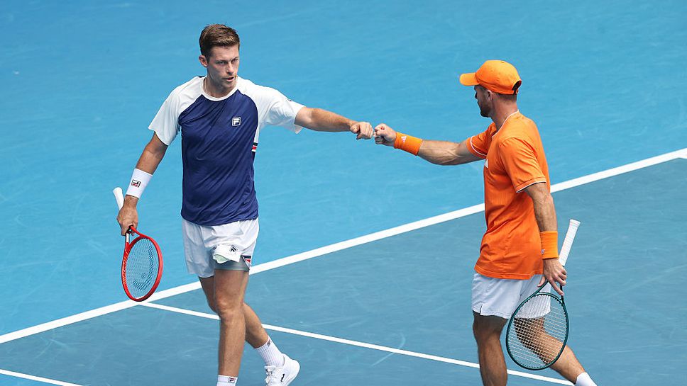 Поставените под номер 6 Нийл Скупски Великобритания и Крисчън Харисън