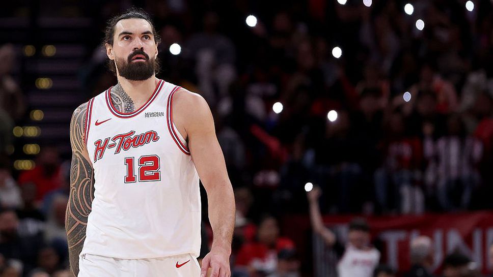 Центърът на Хюстън Рокетс Стивън Адамс няма да играе повече