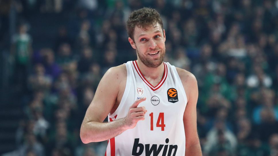 Александър Везенков е лидер в класацията на сайта Eurohoops за