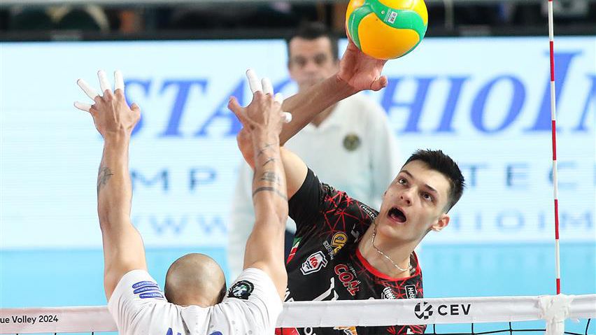 Алекс Николов за първи път ще играе в полуфинал на ШЛ