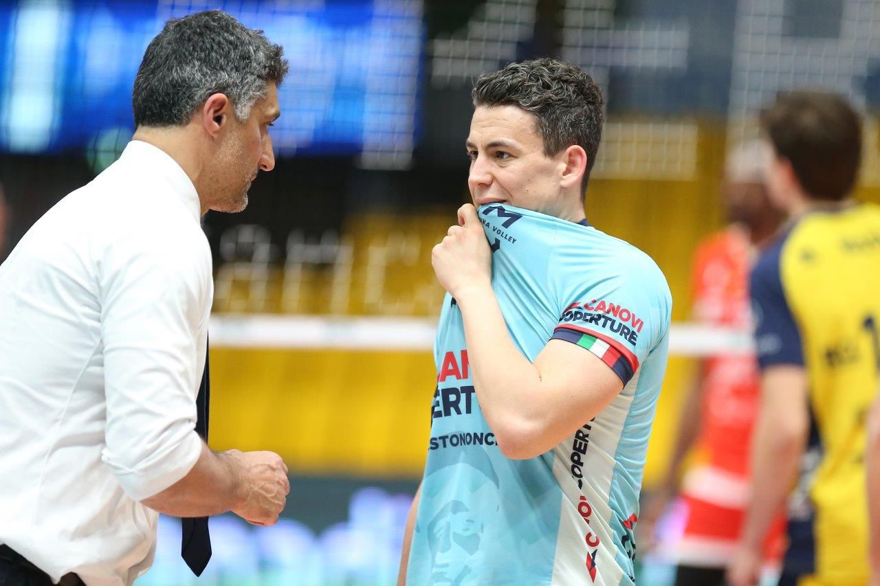 Алекс Грозданов и Равена изненадаха Модена