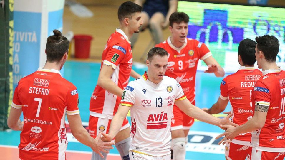 Алекс Грозданов и Равена изненадаха Модена (видео + галерия)