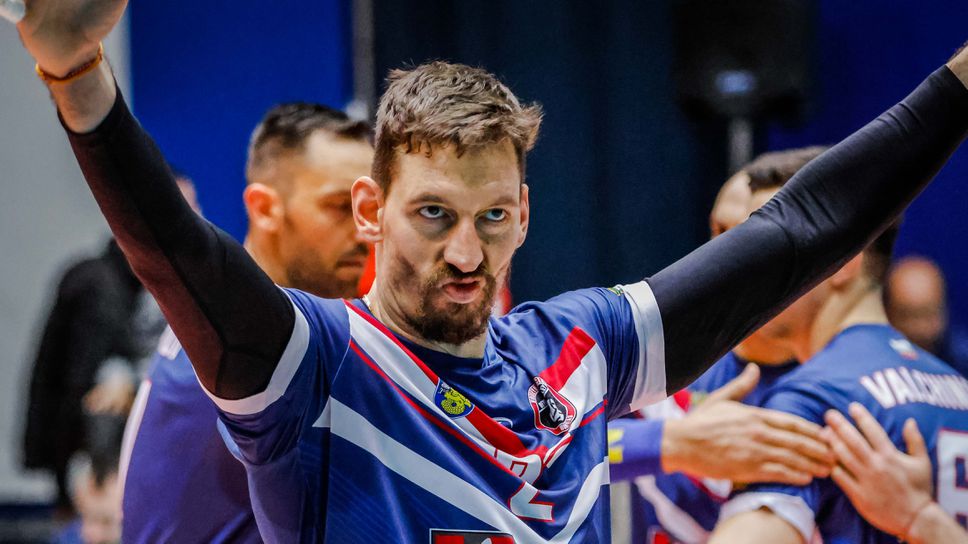 Ас на Дея се връща в Италия