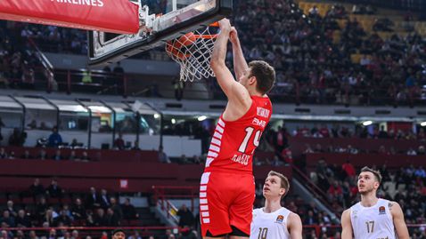  Везенков и Олимпиакос минаха с лекост през Бост и АСВЕЛ 