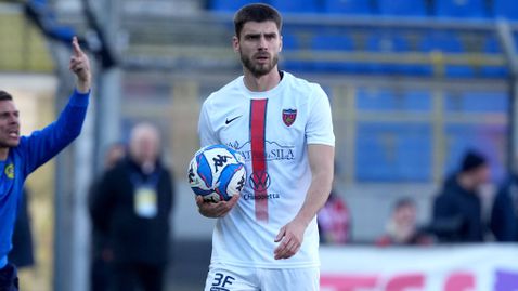 Левски отново поглежда към Андреа Христов