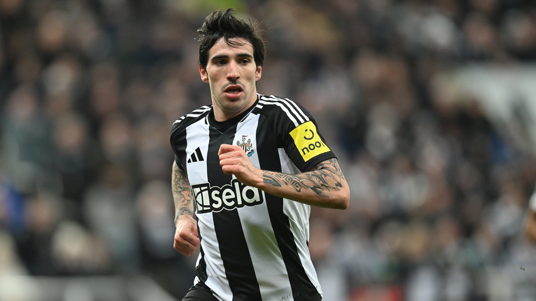 Манчестър Юнайтед ще влезе в битка с Арсенал и Ювентус за Тонали