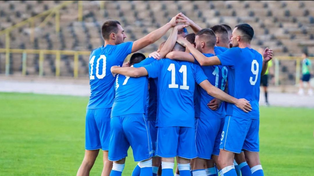 Спартак (Плевен) натупа здраво Етър