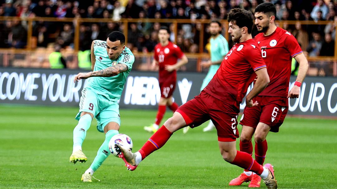 Беларус с Ебонг победи Армения в контрола, Лапоухов остана на пейката