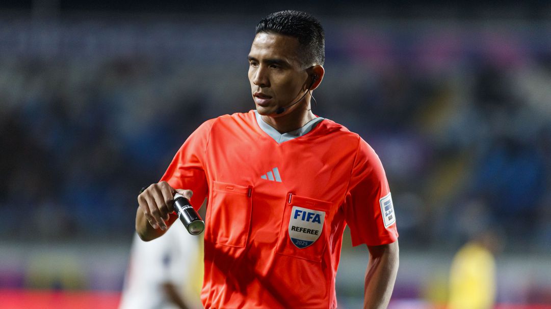 Съдия от Малайзия ще свири финала между България и Индонезия