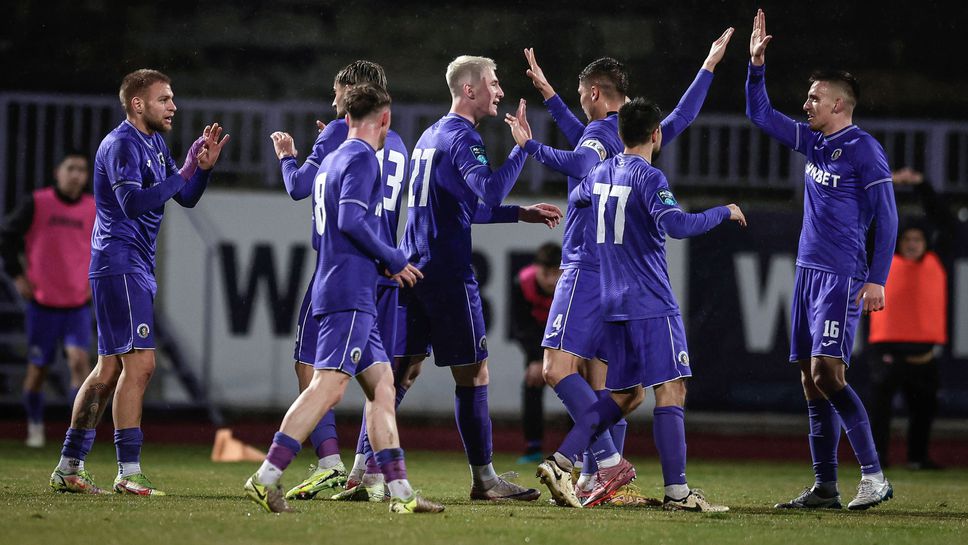 Етър тресна ЦСКА II на "Ивайло"