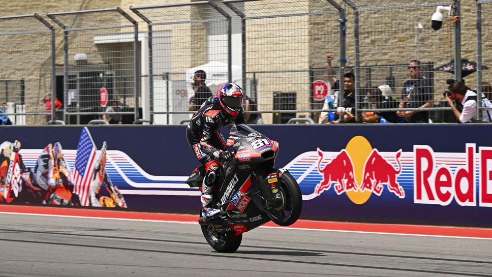 Сена Аджиъс спечели белязаната от страховит инцидент Гран При на САЩ в Moto2