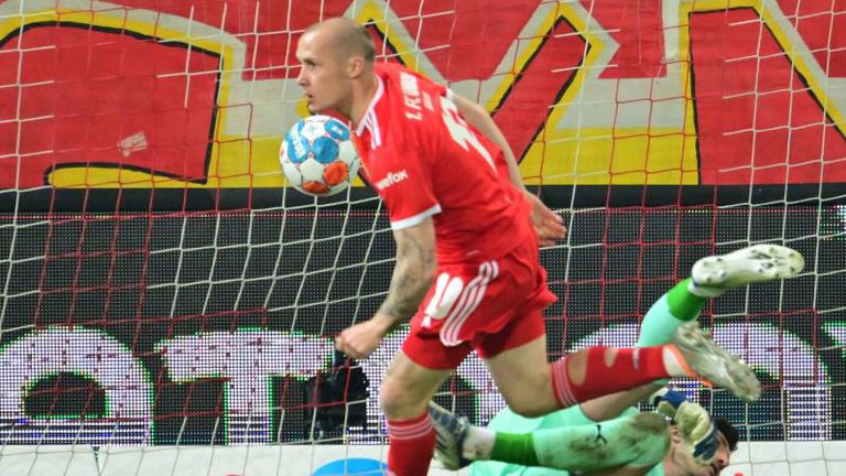 Последният в класирането в та отбор на спря победната серия