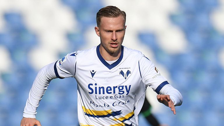  Нападател на Верона е в радара на Наполи 