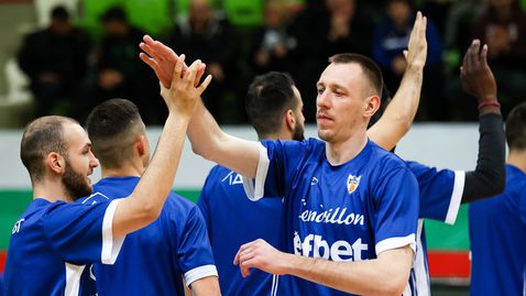 Играч на кръга - Максим Корниенко