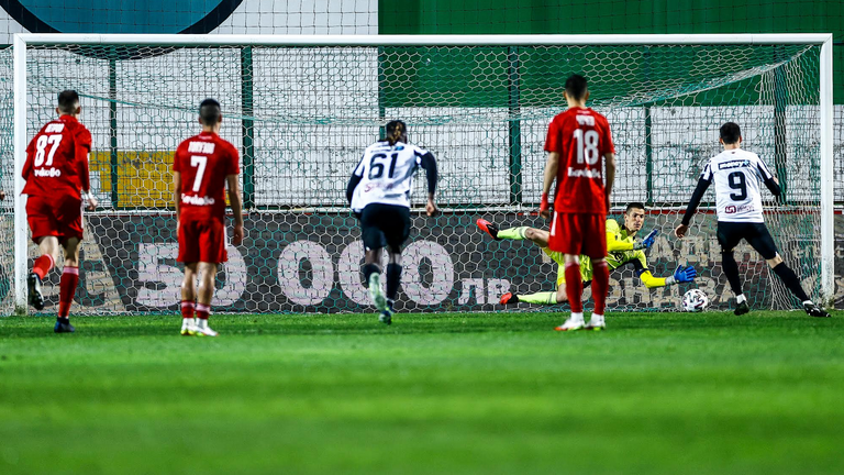  Наумов за хванатите дузпи: Усет! 