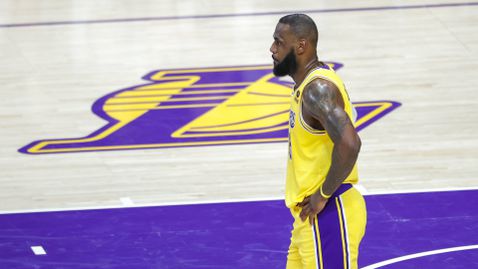  Тотална доминация: ЛА Лейкърс изнесе урок на “гризлитата ” по пътя към полуфиналите на Запад 