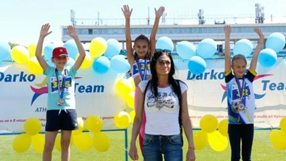 Венелина Венева награди победителите в Darko Team Baby Cup