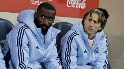 Напрежение между Модрич и Рюдигер след поражението от Барселона