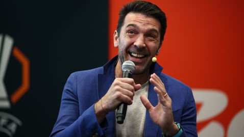  Легендата Буфон показа у нас купите на ЛЕ и ЛК и описа забавни случки със Стоичков и Божинов 